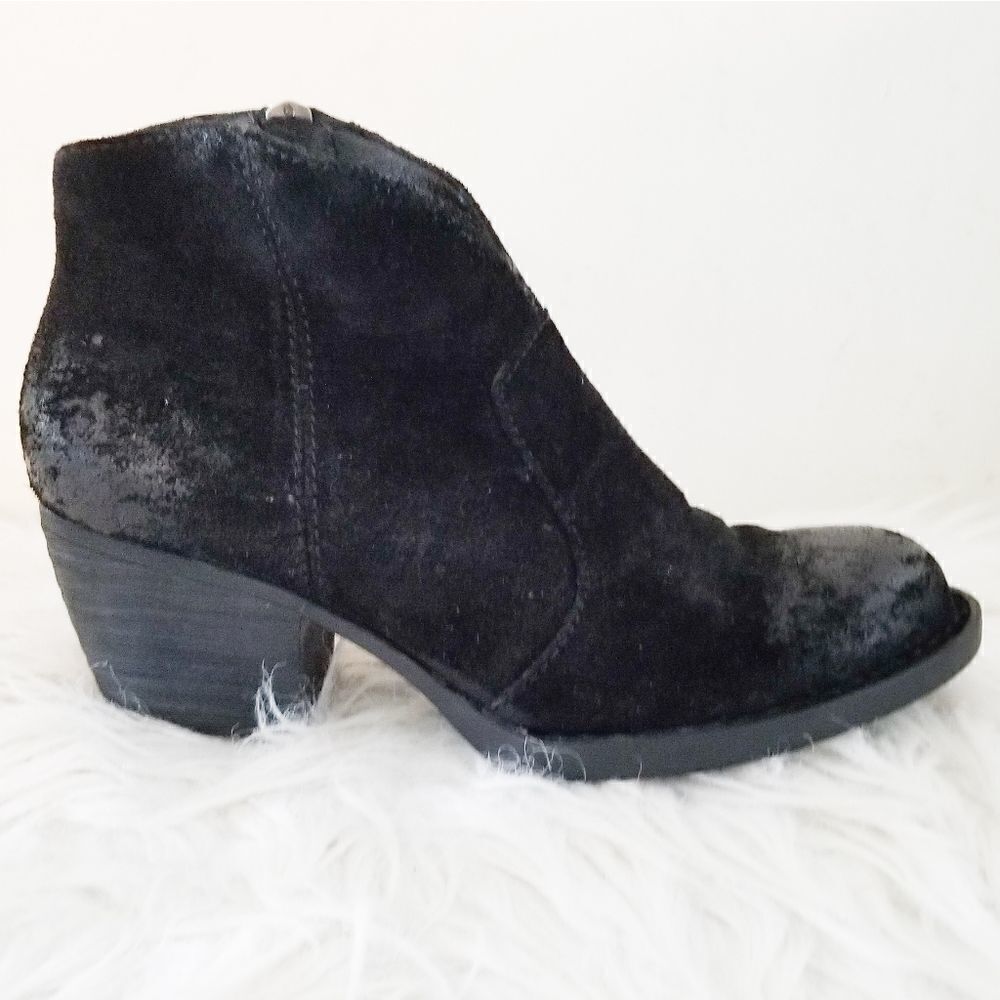 Born ankle boots